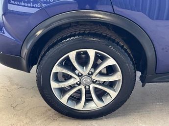 NISSAN JUKE 1.6 Tekna SUV 5dr Petrol XTRON Euro 5 (117 ps)