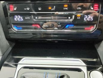 VOLKSWAGEN ARTEON 2.0 TSI R Fastback 5dr Petrol DSG 4Motion Euro 6 (s/s) (320 ps)