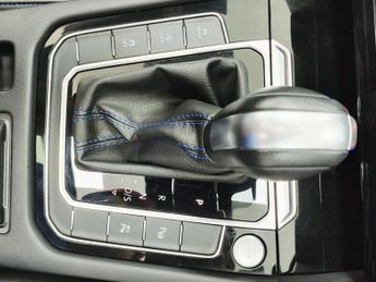 VOLKSWAGEN ARTEON 2.0 TSI R Fastback 5dr Petrol DSG 4Motion Euro 6 (s/s) (320 ps)