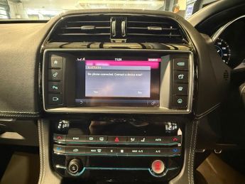 JAGUAR F-PACE 3.0 D300 V6 S SUV 5dr Diesel Auto AWD Euro 6 (s/s) (300 ps)