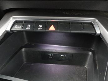 AUDI A3 1.5 TFSI 35 Edition 1 Saloon 4dr Petrol S Tronic Euro 6 (s/s) (1