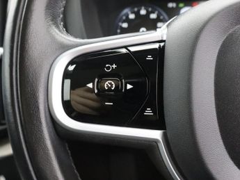 VOLVO XC60 2.0 B5 MHEV Inscription Pro SUV 5dr Petrol Hybrid Auto AWD Euro 