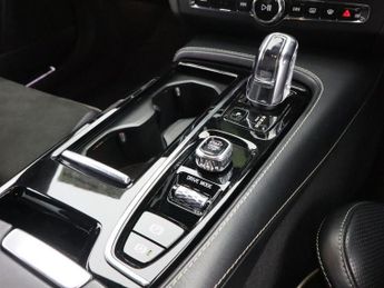 VOLVO S90 2.0h T8 Twin Engine 10.4kWh R-Design Pro Saloon 4dr Petrol Plug-