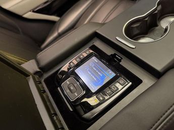 LAND ROVER RANGE ROVER 4.4 SD V8 Vogue SUV 5dr Diesel Auto 4WD Euro 5 (339 ps)