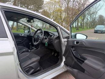 FORD FIESTA 1.0T EcoBoost Zetec Hatchback 5dr Petrol Manual Euro 5 (s/s) (10