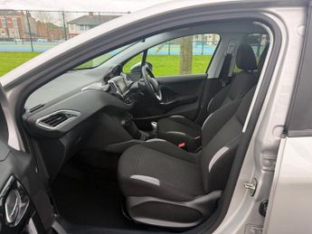PEUGEOT 208 1.2 VTi PureTech Style Hatchback 5dr Petrol Manual Euro 5 (82 ps