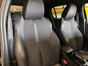 PEUGEOT E-208 50kWh GT Hatchback 5 Door Electric Automatic Black 1 Former Keep