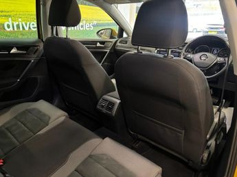 VOLKSWAGEN GOLF 2.0 TDI GT Hatchback 5 Door Diesel Automatic DSG Yellow Euro 6 
