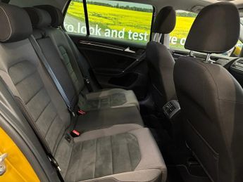 VOLKSWAGEN GOLF 2.0 TDI GT Hatchback 5 Door Diesel Automatic DSG Yellow Euro 6 