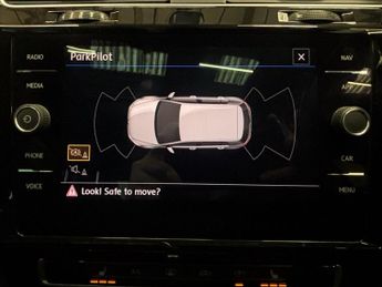 VOLKSWAGEN GOLF 2.0 TDI GT Hatchback 5 Door Diesel Automatic DSG Yellow Euro 6 