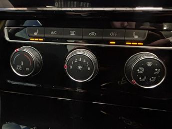 VOLKSWAGEN GOLF 2.0 TDI GT Hatchback 5 Door Diesel Automatic DSG Yellow Euro 6 