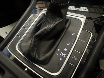 VOLKSWAGEN GOLF 2.0 TDI GT Hatchback 5 Door Diesel Automatic DSG Yellow Euro 6 