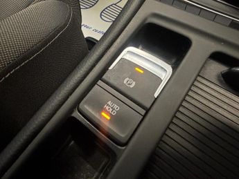 VOLKSWAGEN GOLF 2.0 TDI GT Hatchback 5 Door Diesel Automatic DSG Yellow Euro 6 