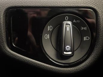 VOLKSWAGEN GOLF 2.0 TDI GT Hatchback 5 Door Diesel Automatic DSG Yellow Euro 6 