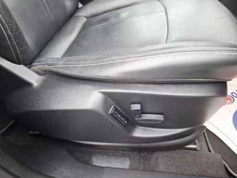 FORD S-MAX 2.0 TDCi Titanium MPV 5dr Diesel Powershift Euro 5 (163 ps)