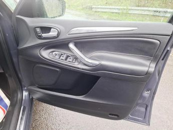 FORD S-MAX 2.0 TDCi Titanium MPV 5dr Diesel Powershift Euro 5 (163 ps)