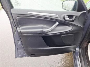 FORD S-MAX 2.0 TDCi Titanium MPV 5dr Diesel Powershift Euro 5 (163 ps)