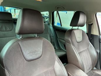 SKODA OCTAVIA 2.0 TDI Laurin & Klement Estate 5dr Diesel Manual Euro 5 (s/s) (