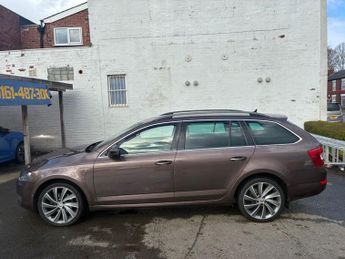 SKODA OCTAVIA 2.0 TDI Laurin & Klement Estate 5dr Diesel Manual Euro 5 (s/s) (