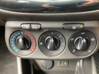 VAUXHALL CORSA 1.4 DESIGN 5d 89 BHP