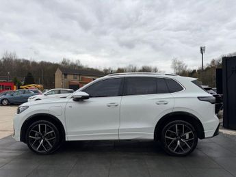 VOLKSWAGEN TIGUAN 1.5 TSI eHybrid 19.7kWh R-Line SUV 5dr Petrol Plug-in Hybrid DSG