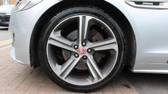 JAGUAR XF 2.0d R-Sport Saloon 4dr Diesel Auto Euro 6 (s/s) (180 ps)