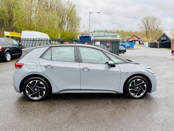 VOLKSWAGEN ID.3 Pro Performance 58kWh Life Hatchback 5dr Electric Auto (204 ps)