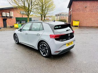VOLKSWAGEN ID.3 Pro Performance 58kWh Life Hatchback 5dr Electric Auto (204 ps)