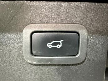 LAND ROVER DISCOVERY SPORT 2.0 SD4 HSE Dynamic Lux SUV 5dr Diesel Auto 4WD Euro 6 (s/s) (24