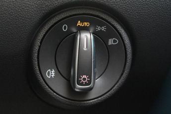 VOLKSWAGEN e-up! 36.8kWh e-up! Hatchback 5dr Electric Auto (82 ps)