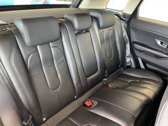 LAND ROVER RANGE ROVER EVOQUE 2.2 SD4 Pure Tech SUV 5dr Diesel Auto 4WD Euro 5 (s/s) (190 ps)