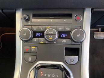 LAND ROVER RANGE ROVER EVOQUE 2.2 SD4 Pure Tech SUV 5dr Diesel Auto 4WD Euro 5 (s/s) (190 ps)