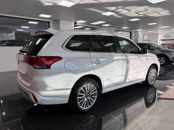MITSUBISHI OUTLANDER 2.4h TwinMotor 13.8kWh Dynamic SUV 5dr Petrol Plug-in Hybrid CVT