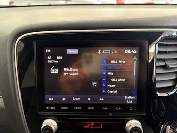 MITSUBISHI OUTLANDER 2.4h TwinMotor 13.8kWh Dynamic SUV 5dr Petrol Plug-in Hybrid CVT