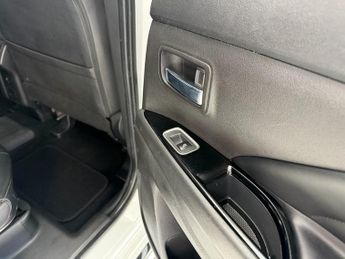 MITSUBISHI OUTLANDER 2.4h TwinMotor 13.8kWh Dynamic SUV 5dr Petrol Plug-in Hybrid CVT