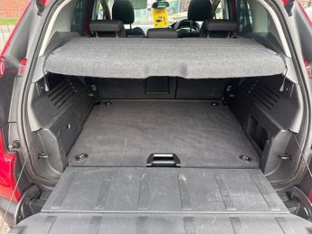 PEUGEOT 3008 1.6 HDi Exclusive SUV 5dr Diesel Manual Euro 5 (112 ps)