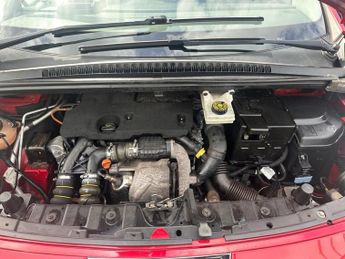 PEUGEOT 3008 1.6 HDi Exclusive SUV 5dr Diesel Manual Euro 5 (112 ps)