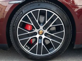 PORSCHE TAYCAN Performance Plus 93.4kWh 4S Saloon 4dr Electric Auto 4WD (11kW C