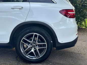 MERCEDES-BENZ GLC 2.1 GLC220d AMG Line (Premium) SUV 5dr Diesel G-Tronic+ 4MATIC E