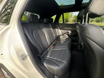 MERCEDES-BENZ GLC 2.1 GLC220d AMG Line (Premium) SUV 5dr Diesel G-Tronic+ 4MATIC E