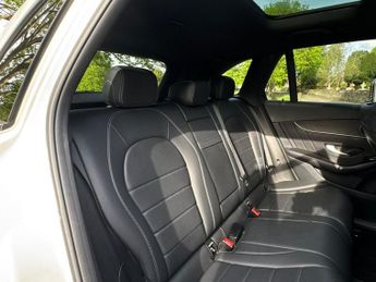 MERCEDES-BENZ GLC 2.1 GLC220d AMG Line (Premium) SUV 5dr Diesel G-Tronic+ 4MATIC E