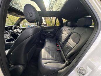 MERCEDES-BENZ GLC 2.1 GLC220d AMG Line (Premium) SUV 5dr Diesel G-Tronic+ 4MATIC E