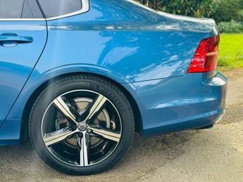 VOLVO S90 2.0h T8 Twin Engine 10.4kWh R-Design Pro Saloon 4dr Petrol Plug-