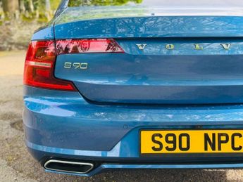VOLVO S90 2.0h T8 Twin Engine 10.4kWh R-Design Pro Saloon 4dr Petrol Plug-