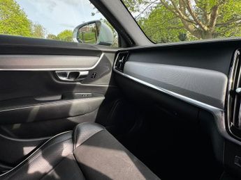 VOLVO S90 2.0h T8 Twin Engine 10.4kWh R-Design Pro Saloon 4dr Petrol Plug-