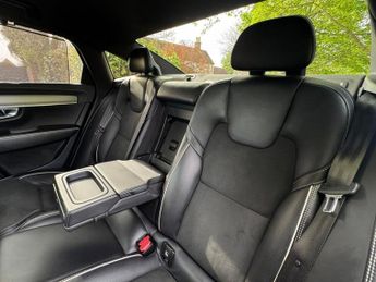 VOLVO S90 2.0h T8 Twin Engine 10.4kWh R-Design Pro Saloon 4dr Petrol Plug-