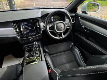 VOLVO S90 2.0h T8 Twin Engine 10.4kWh R-Design Pro Saloon 4dr Petrol Plug-