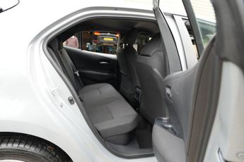 TOYOTA COROLLA 1.8 VVT-h GPF Icon Tech Hatchback 5dr Petrol Hybrid CVT Euro 6 (