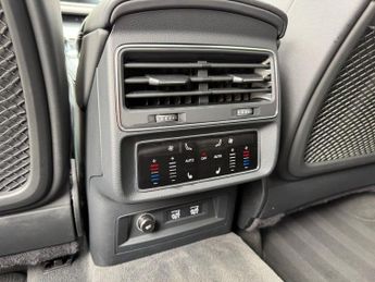 AUDI Q8 3.0 TDI V6 50 Vorsprung SUV 5dr Diesel Tiptronic quattro Euro 6 