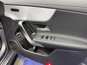 MERCEDES-BENZ CLA 1.3 CLA250e 15.6kWh AMG Line (Premium) Coupe 4dr Petrol Plug-in 